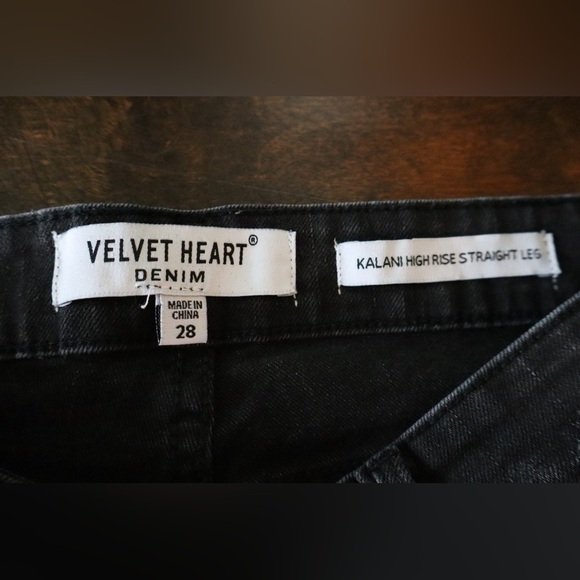 Velvet Heart Kalani High Rise Straight Leg Distressed Jeans Black - Picture 4 of 6